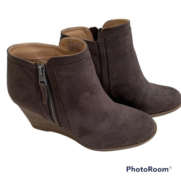 Time and Tru Shoes - time and Tru Suede Wedge Bootie Size 9